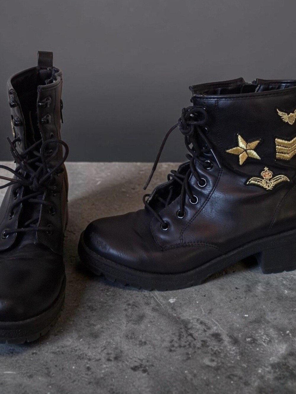 Madden Girl Black Lace-Up Combat Boots with Gold Emblem Details Size 6.5